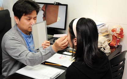 Thi xong đại học, sĩ tử Hàn Quốc kéo nhau đi phẫu thuật thẩm mỹ