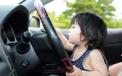 Sử dụng điện thoại khi đang lái xe: Hiểm hoạ khôn lường!