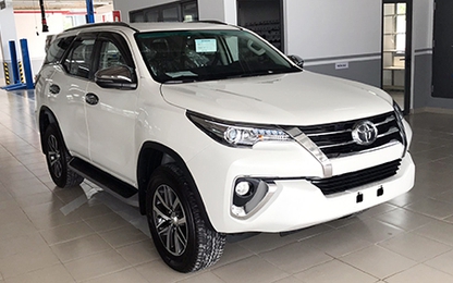 Chỉ 2 xe con nhập khẩu Indonesia về Việt Nam đầu tháng 12