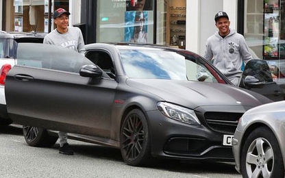 Bộ sưu tập toàn xe sang màu đen mờ của Jesse Lingard