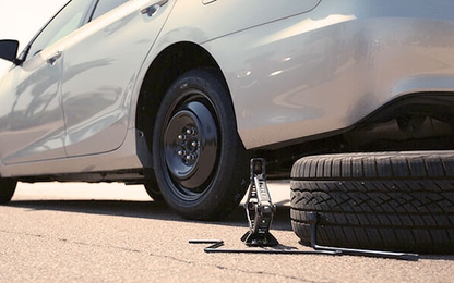 10 bước thay lốp ô tô nhanh, hiệu quả dịp tết