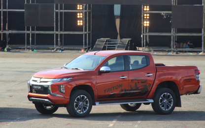 Mitsubishi Triton 2019 giá từ 730 triệu - nỗ lực lấy khách của Ford Ranger