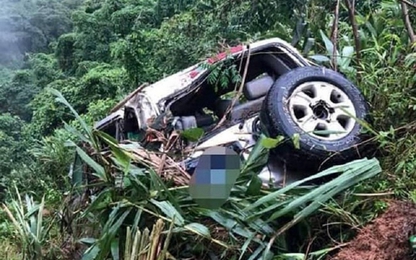 Cách thoát hiểm khi xe rơi xuống vực