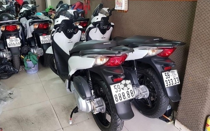 Honda SH chưa đổ xăng, biển ngũ quý rao bán hơn 1 tỷ đồng