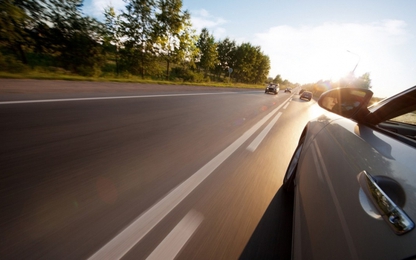 Thầy dạy lái chỉ mẹo giữ khoảng cách trên cao tốc