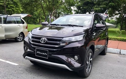 Toyota Rush chênh giá tại đại lý dù bán ít hơn đối thủ