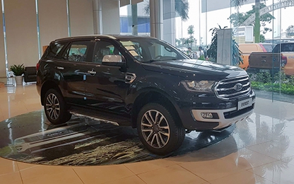 Ford Everest giảm giá tới 130 triệu tại đại lý