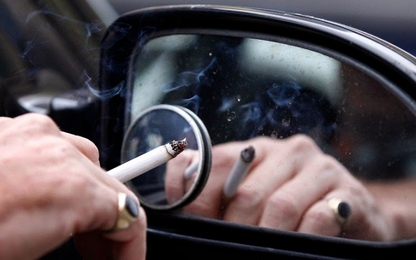 Những phụ kiện ô tô tốt nhất dành cho tài xế hút thuốc lá