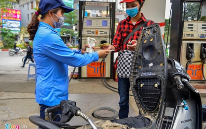 Giá xăng giảm thêm gần 1.000 đồng/lít từ 15h chiều nay