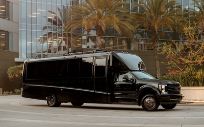 Nội thất như chuyên cơ của xe bán tải triệu đô