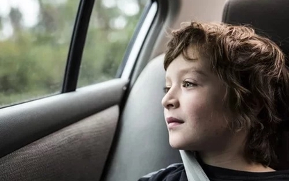 Những kỹ năng trẻ cần được dạy nếu bị mắc kẹt trong ôtô