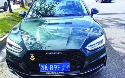 Nữ tài xế Audi bị phạt vì sửa logo xe thành hình trái tim