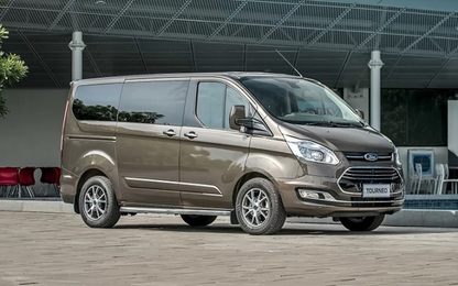 Ford Tourneo - xe 7 chỗ mới giá từ 1,07 tỷ đồng