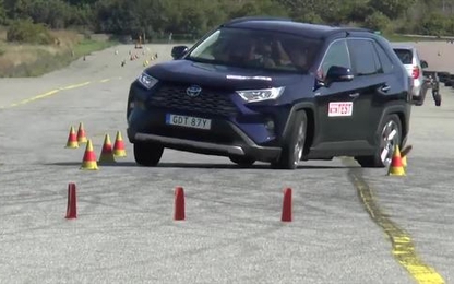 Toyota RAV4 thất bại thử nghiệm đánh lái gấp