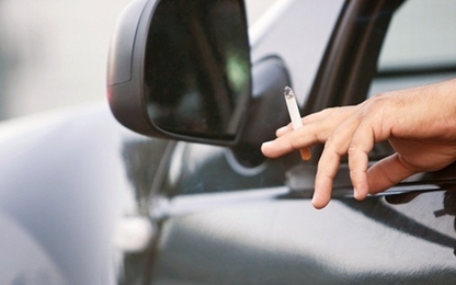 Đã lên xe đừng hút thuốc, dù là xe của mình