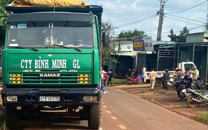 Gia Lai: Nữ sinh bị xe tải cán tử vong tại chợ tự phát
