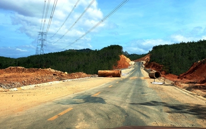 Ngổn ngang đường tránh TP Kon Tum hơn 1.000 tỷ đồng chậm tiến độ