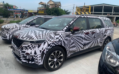 Kia Sedona nguỵ trang kín mít “áp sát” nhà máy của Hyundai Thành Công