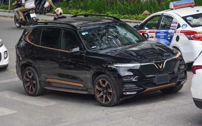 Ngắm dàn xế sang VinFast President khoe uy lực trên phố