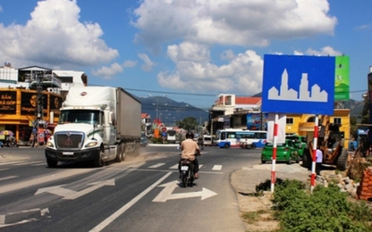 Lắp biển báo vào, ra khu vực đông dân cư hệ thống đường địa phương