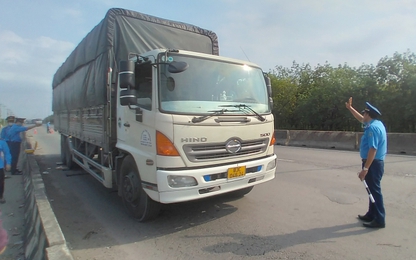 "Mật phục" xử phạt xe quá tải 102% trên quốc lộ 51