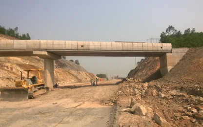 VEC thử nghiệm thành công công nghệ dầm bản bán lắp ghép