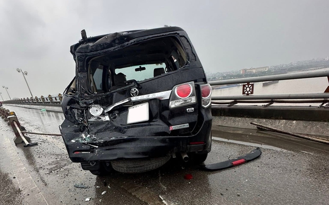 Đỗ xe thế nào an toàn khi gặp sự cố trên đường?