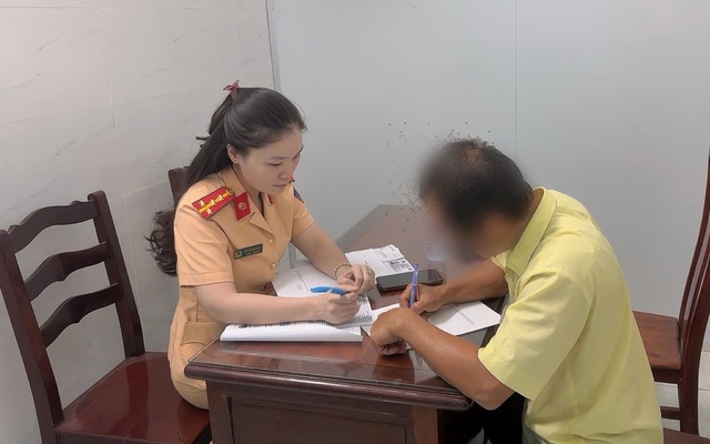 Đội Cảnh sát giao thông Rạch Chiếc tăng cường "phạt nguội" tài xế xe khách cố tình đi vào đường cấm