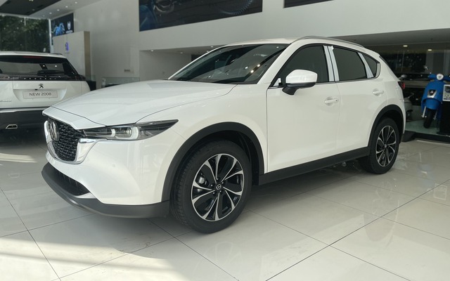 Mazda CX-5 tiếp tục xuống dưới 700 triệu đồng, rẻ hơn xe hạng B