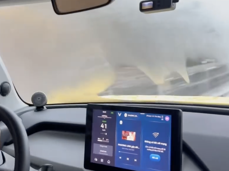 Giải pháp giúp ô tô hết mờ kính trời nồm