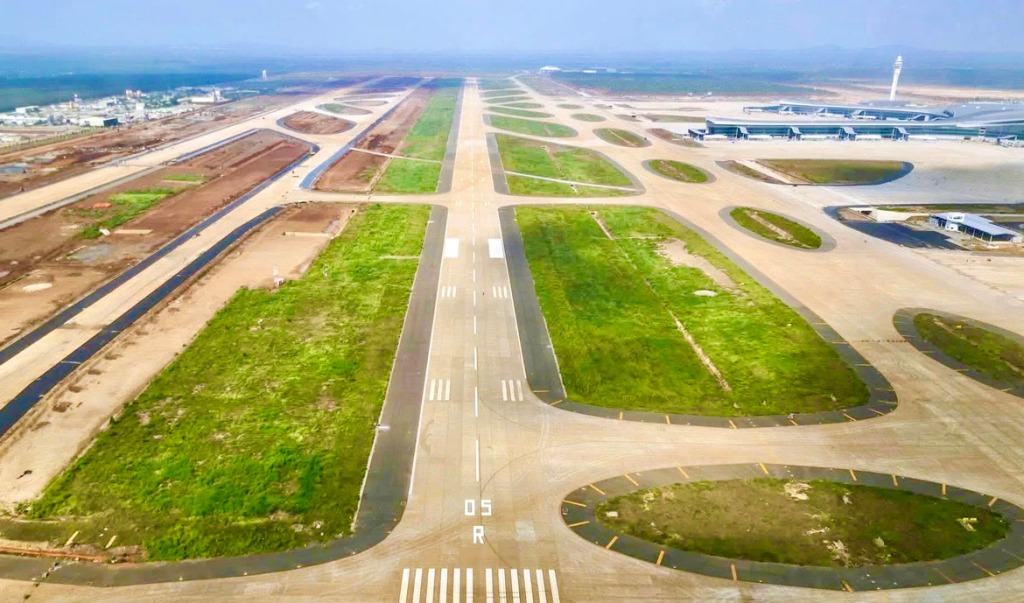 Bay kiểm tra, hiệu chuẩn hệ thống dẫn đường và đèn tín hiệu đường cất hạ cánh sân bay Long Thành