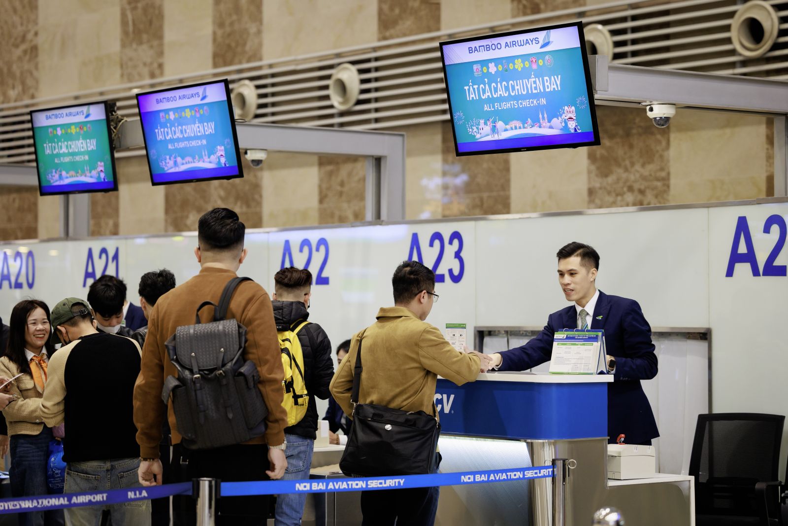 Đi sân bay những ngày cao điểm Tết, hành khách cần lưu ý những gì?