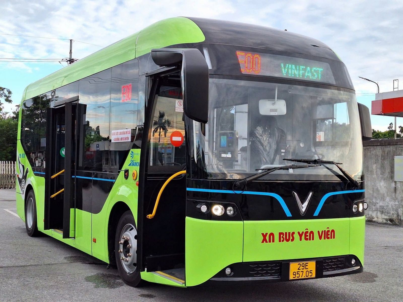 Hà Nội: Tăng chuyển đổi “buýt xanh“ để nâng cao chất lượng phục vụ hành khách