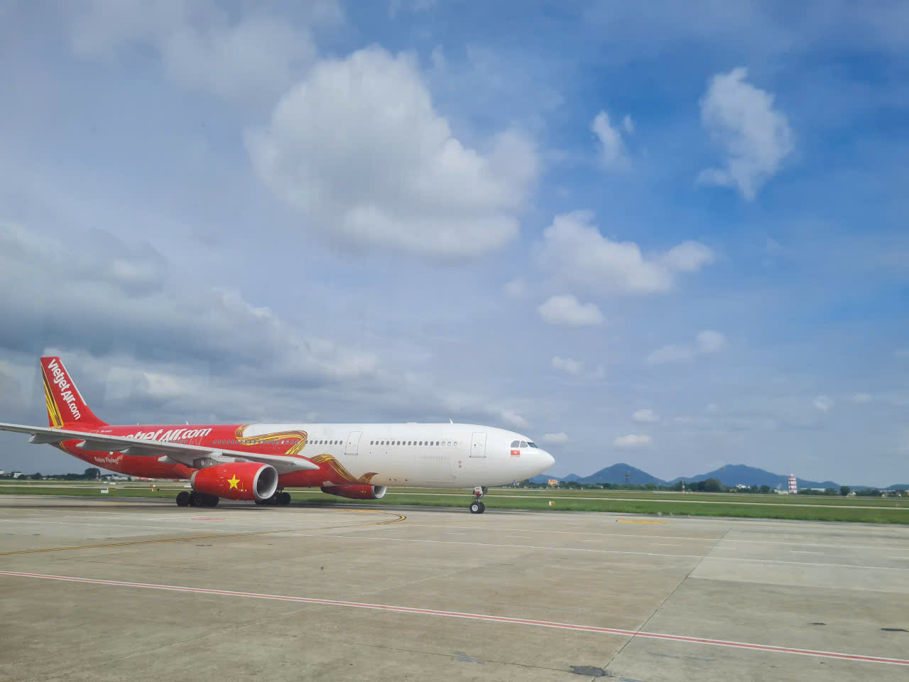 Bộ Xây dựng ủng hộ Vietjet và các doanh nghiệp đầu tư phát triển hạ tầng hàng không