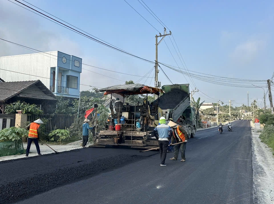 Đẩy nhanh tiến độ thi công gói thầu XD02 dự án cải tạo, nâng cấp QL14E