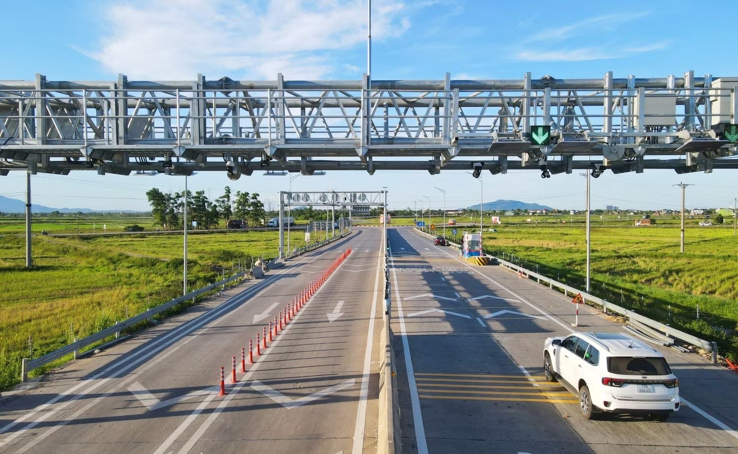 Từ 20h ngày 15/7 sẽ thu phí đường bộ tại 5 dự án đường bộ cao tốc Bắc - Nam