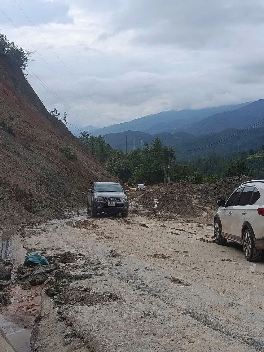 Công bố tình huống khẩn cấp về thiên tai trên QL279 và QL32 qua Lai Châu