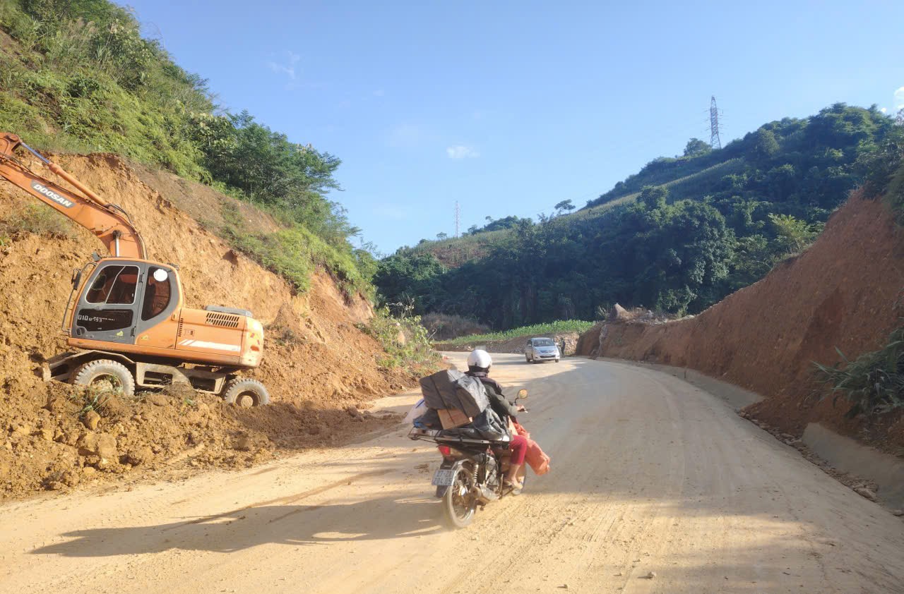 Chủ động ứng phó mưa lớn, bảo đảm giao thông an toàn thông suốt