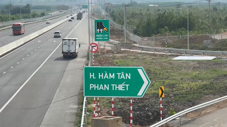 Khắc phục ngay các hư hỏng tại các nút giao trên cao tốc Phan Thiết - Dầu Giây trước ngày 02/9