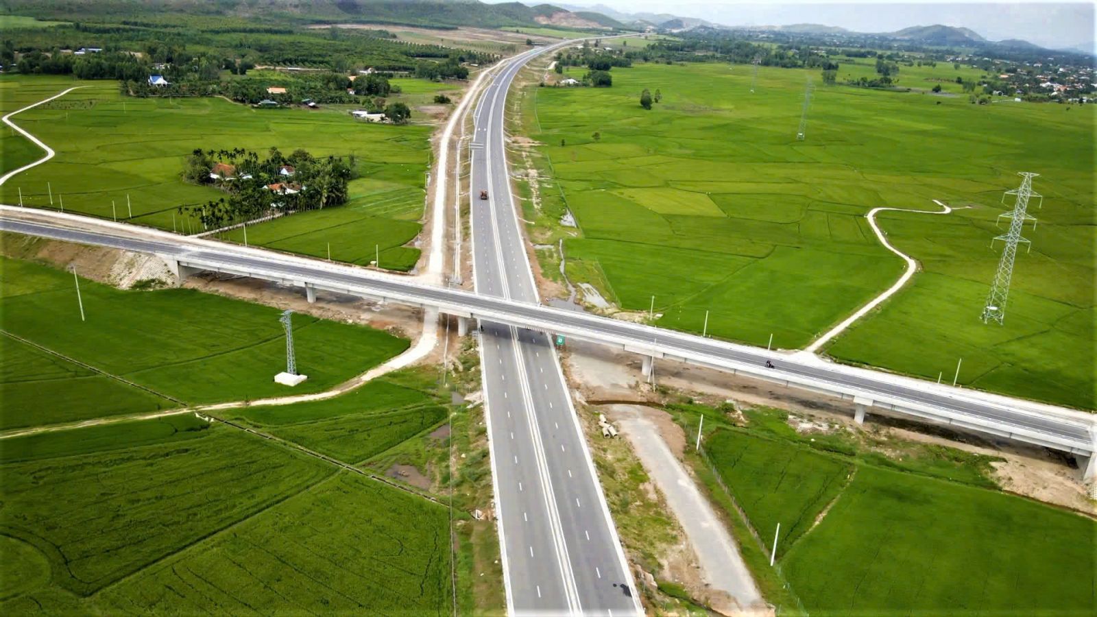 Không để gián đoạn thu phí cao tốc Vân Phong - Nha Trang khi kết nối tuyến mới