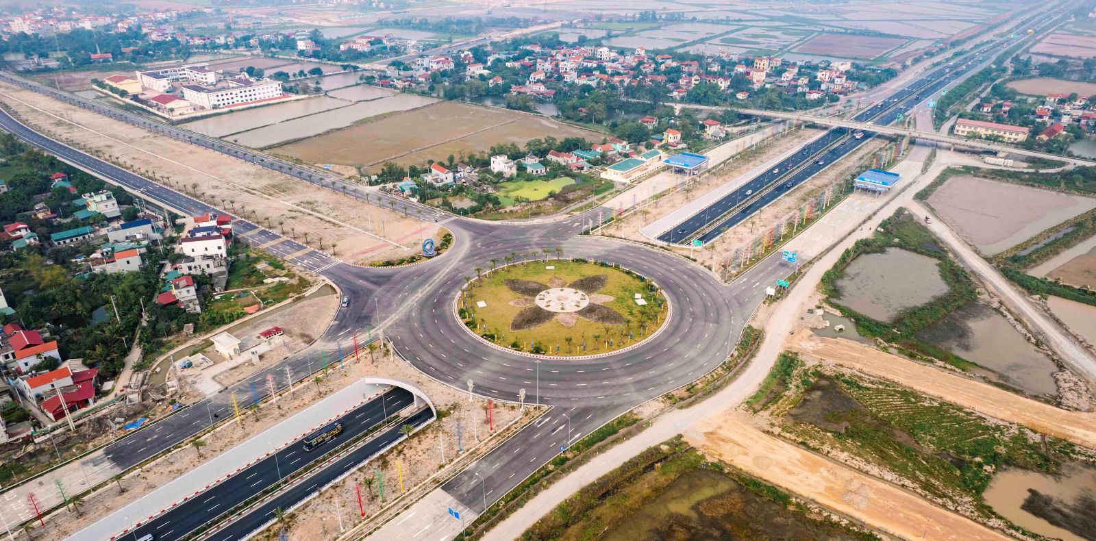 Hoàn thiện tổ chức giao thông tại nút giao Phú Thứ và Liêm Sơn