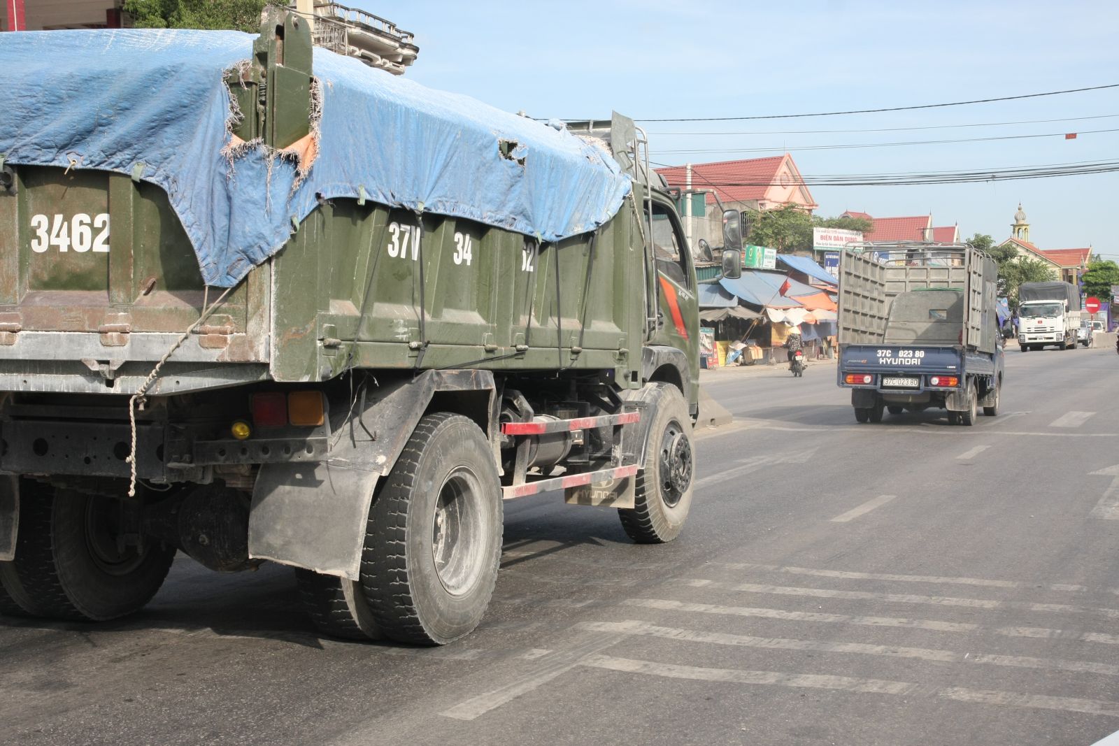 Tái diễn xe quá tải và đấu nối trái phép trên QL1 qua tỉnh Nghệ An