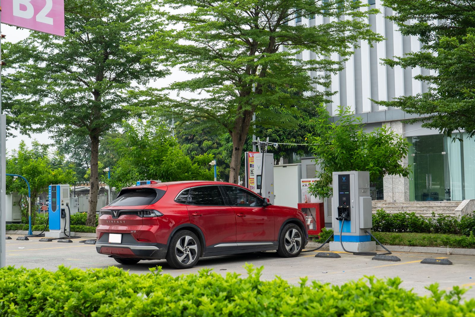 Hoàn thiện hạ tầng sạc điện tại các trạm dừng nghỉ đường bộ