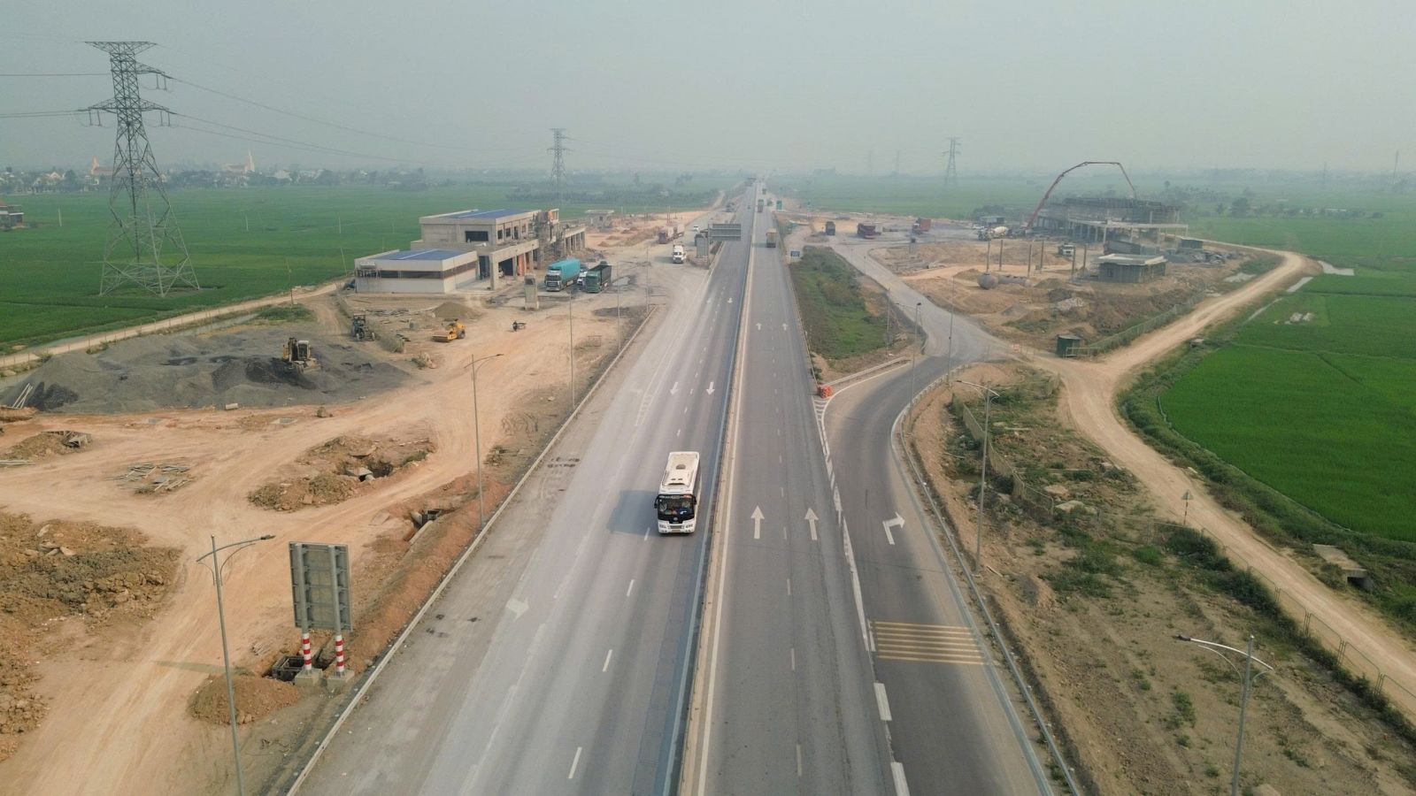Hoàn thiện hồ sơ đấu nối trạm dừng nghỉ Km90+900 cao tốc Cam Lâm – Vĩnh Hảo.