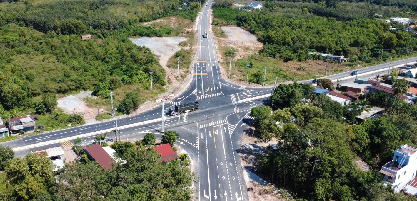 Bộ Xây dựng yêu cầu đẩy nhanh tiến độ dự án đường Hồ Chí Minh đoạn Chơn Thành - Đức Hòa