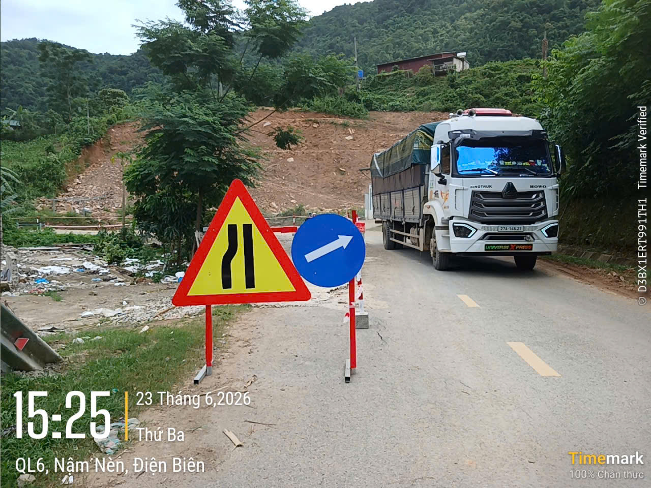 Phối hợp khắc phục sụt lún trên QL6