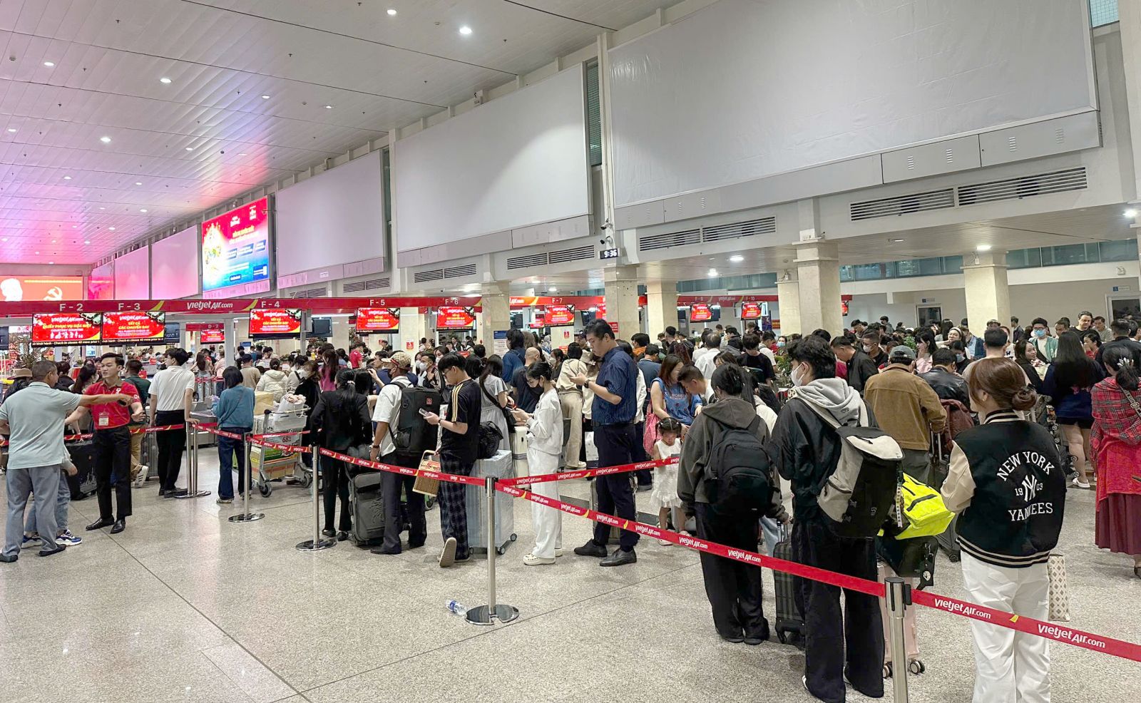 Sân bay Tân Sơn Nhất sẽ đón gần 178.000 hành khách