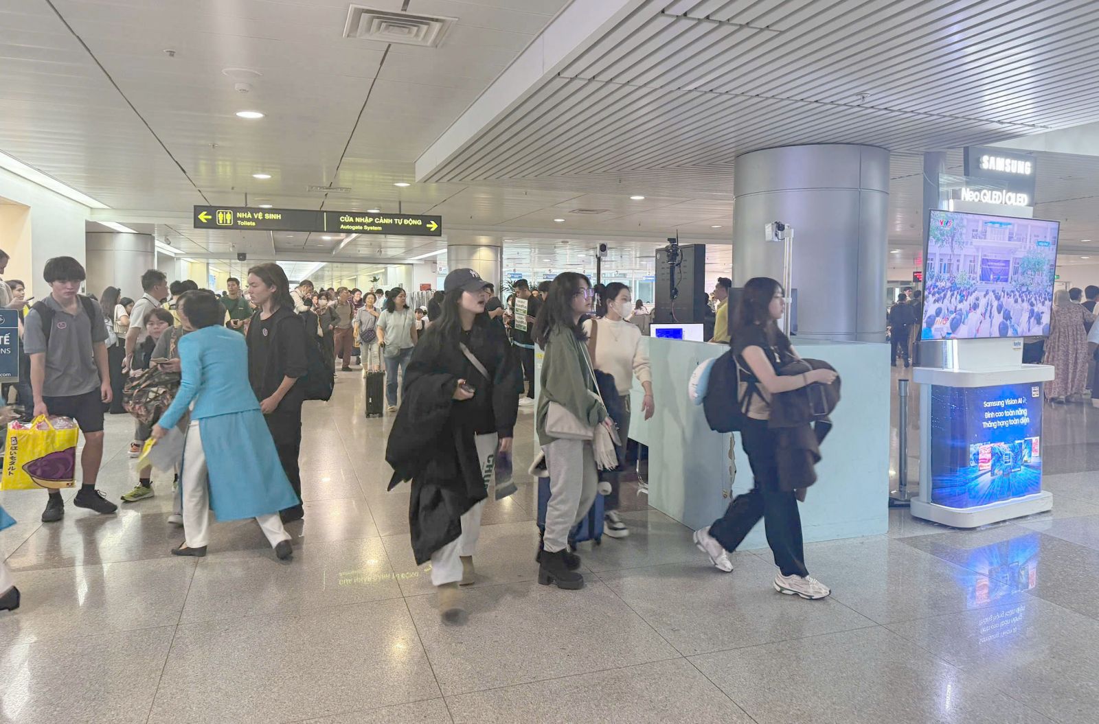 Sân bay Tân Sơn Nhất tăng cường phòng, chống dịch bệnh Nipah