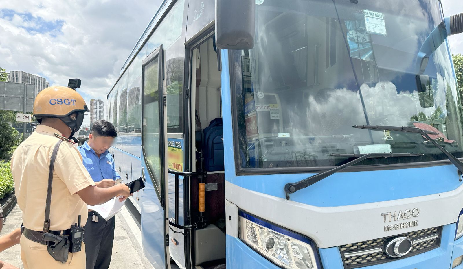 CSGT TP.HCM tăng cường phạt nguội, siết kiểm tra an toàn xe khách