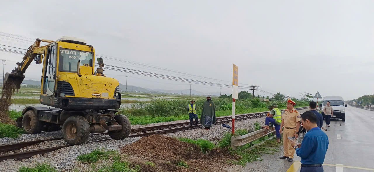 Đóng, xóa 5 lối đi tự mở qua đường sắt tại Nghệ An